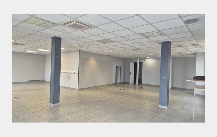 Local commercial   MACON  156 m2 185 000 € 